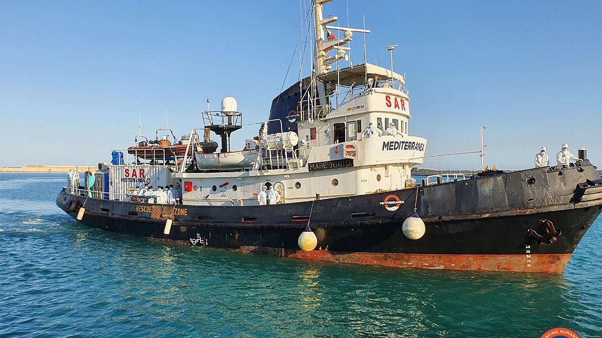 Zurück im Mittelmeer: Seenotrettung mit Covid-Regeln
