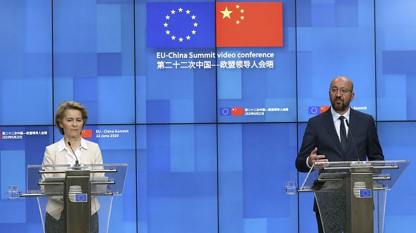 La presidenta de la Comisión Europea Ursula von Der Leyen y el presidente del Consejor Europeo Charles Michel en una anterior cumbre entre la UE y China en junio de 2020. La presidenta de la Comisión Europea Ursula von Der Leyen y el presidente del Consejor Europeo Charles Michel en una anterior cumbre entre la UE y China en junio de 2020.