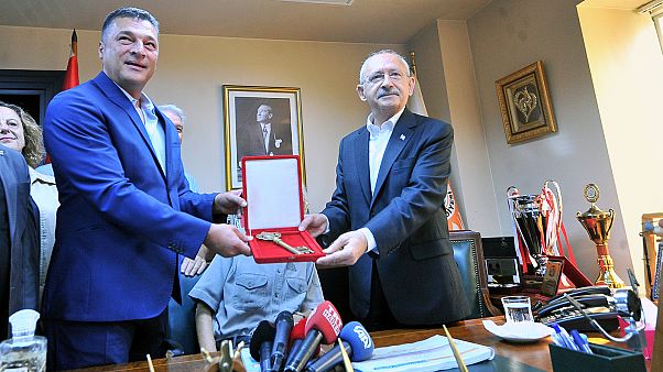 Erdek Belediye Başkanı görevden uzaklaştırıldı Erdek Belediye Başkanı görevden uzaklaştırıldı