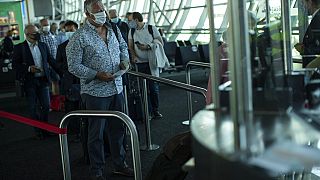 Neuer Zoff an Airports: offene Grenzen, aber Flüge gestrichen