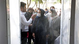 اندازه‌گیری دمای بدن شهروندان در ایران