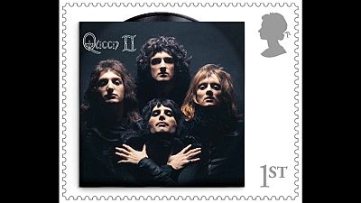 Timbre à l'effigie du groupe de rock Queen - Capture d'écran d'une vidéo AP.