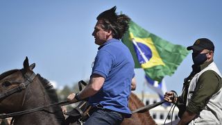 Justiça brasileira obriga Jair Bolsonaro a usar máscara