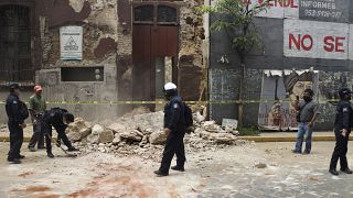 Meksika'dameydana gelen 7,4 büyüklüğündeki depremin ardından maddi hasar meydana geldi