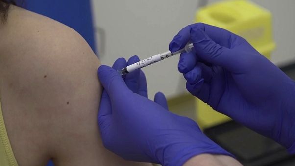 Vacina da Universidade de Oxford está a ser testada no Brasil Vacina da Universidade de Oxford está a ser testada no Brasil