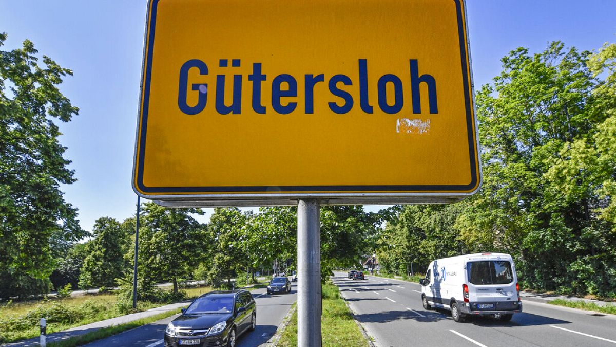 Gütersloh határát jelző tábla, ezen belül csak korlátozottan lehet közlekedni