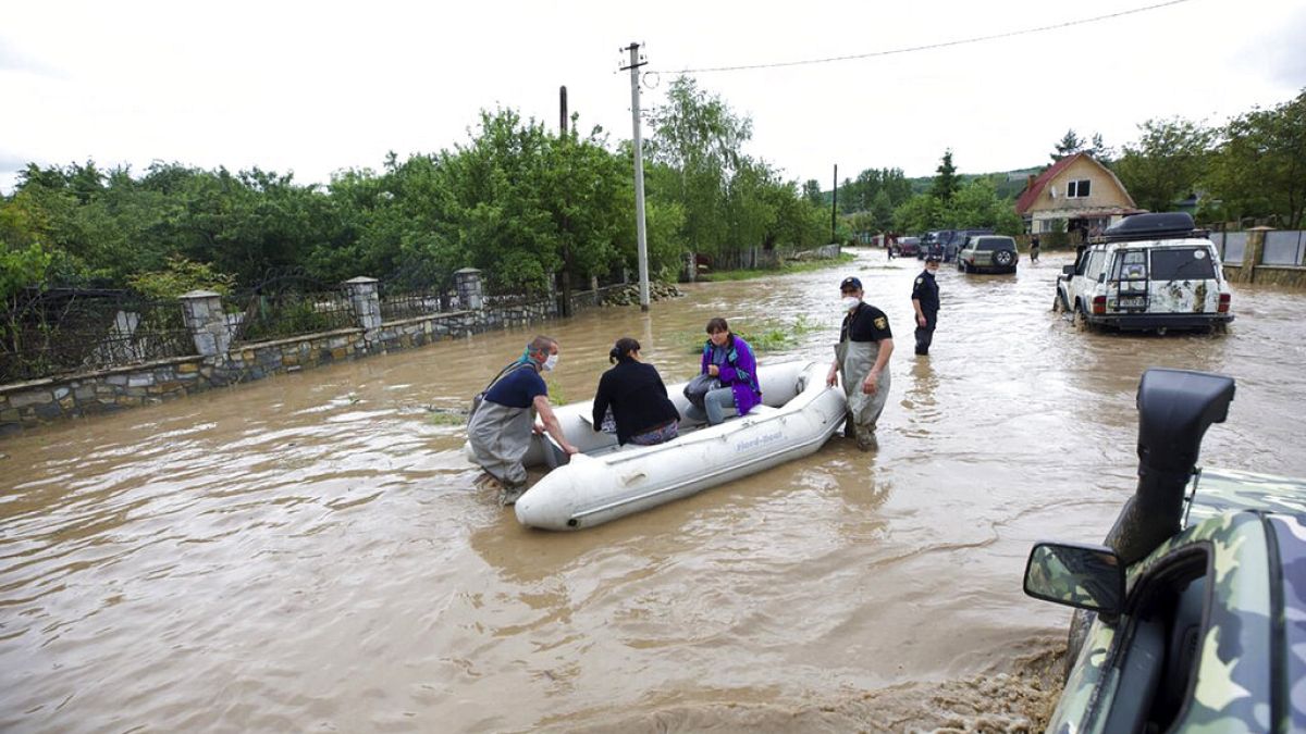 Rekord áradás pusztít Ukrajnában