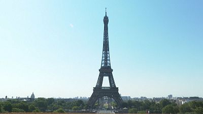 Nach 104 Tagen Corona-Pause in Paris: Der Eiffelturm ist wieder auf