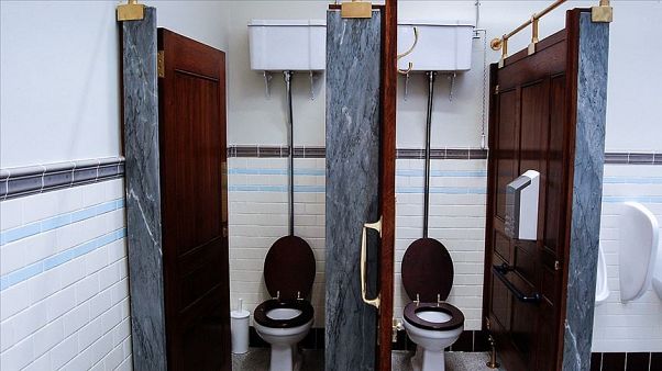Sifon çekmek Covid-19'un havada yayılmasına neden oluyor | Araştırma Sifon çekmek Covid-19'un havada yayılmasına neden oluyor | Araştırma