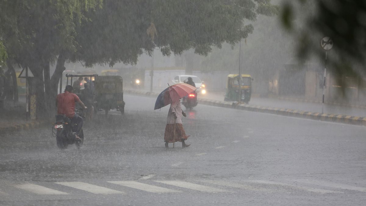 صواعق البرق تودي بحياة 107 أشخاص على الأقل في الهند