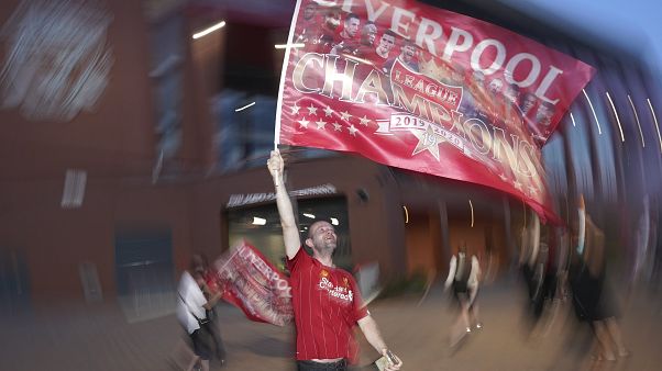 Liverpool sagra-se campeão inglês 30 anos depois Liverpool sagra-se campeão inglês 30 anos depois