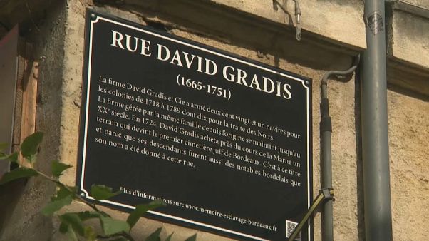 Une plaque explicative à Bordeaux Une plaque explicative à Bordeaux