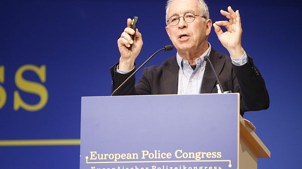 Mafia e spettacolo: folklore, investimenti e riciclaggio. Ma con le scommesse nello sport... Mafia e spettacolo: folklore, investimenti e riciclaggio. Ma con le scommesse nello sport...