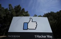 Facebook annuncia regole più stringenti contro i messaggi che incitano all'odio