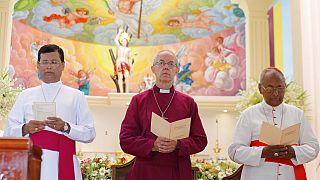 A canterbury érsek Sri Lankán 2019-ben egy helyi római katolikus templomban