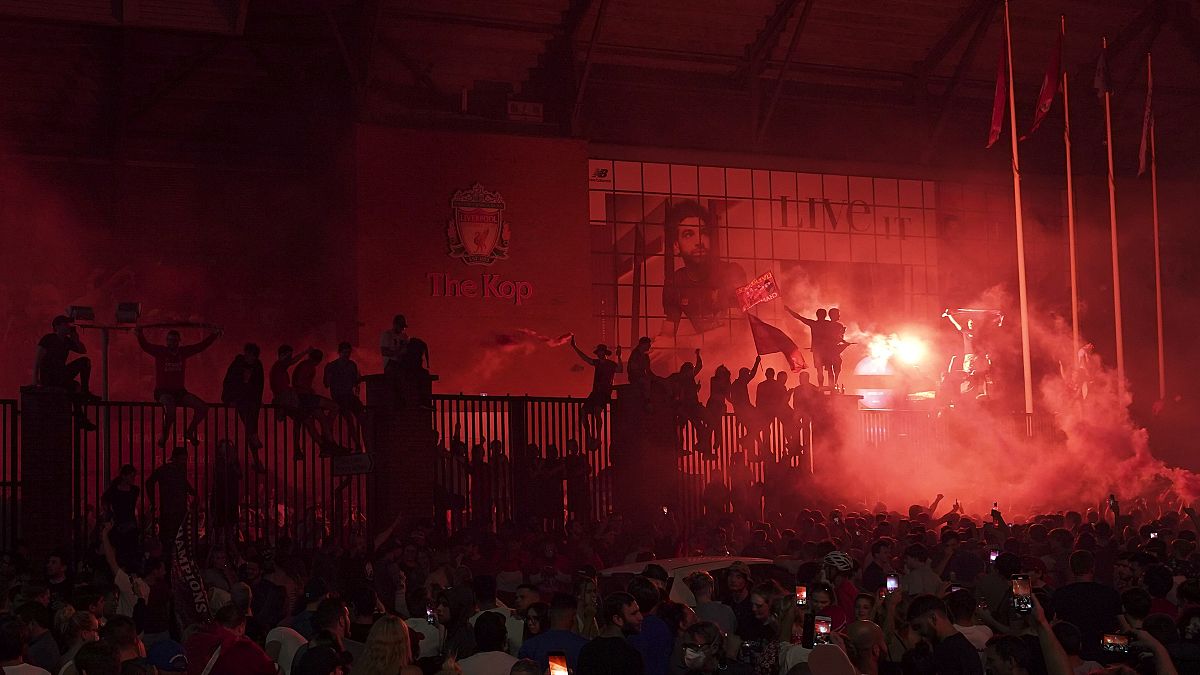 Seguidores del Liverpool durante la celebración del título 