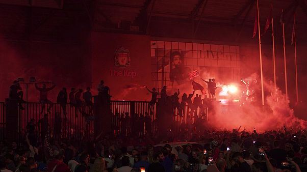 Seguidores del Liverpool durante la celebración del título Seguidores del Liverpool durante la celebración del título