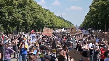 شاهد: مظاهرة في برلين تطالب بالعدالة وإنهاء الميز العنصري