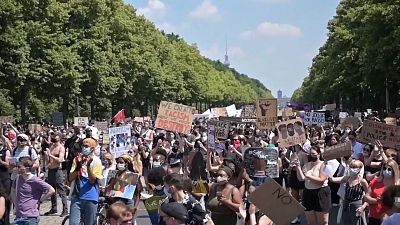 Berlin'de ırkçılık ve polis şiddeti protesto edildi