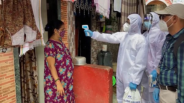 Buscando al virus puerta a puerta en la India Buscando al virus puerta a puerta en la India