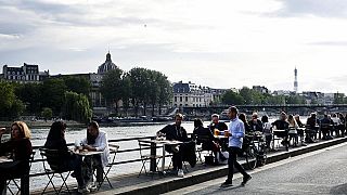 Fast wieder zum Alltag übergegangen: Bars entlang der Seine in Paris.