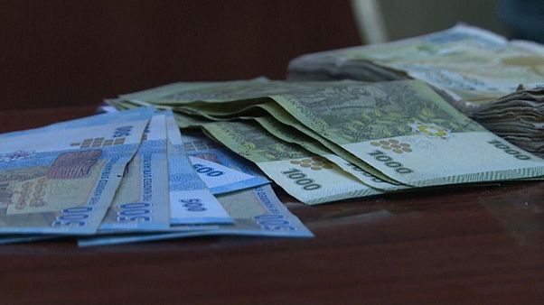 العقوبات الأمريكية تزيد من معاناة السوريين العقوبات الأمريكية تزيد من معاناة السوريين