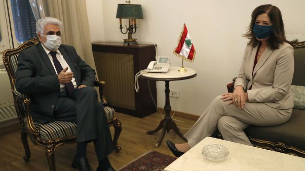 وزير الخارجية اللبناني ناصيف حتي مع سفيرة الولايات المتحدة في لبنان وزير الخارجية اللبناني ناصيف حتي مع سفيرة الولايات المتحدة في لبنان