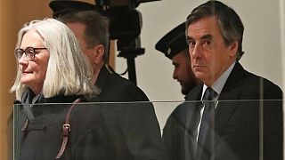 نخست وزیر پیشین فرانسه به دو سال زندان محکوم شد