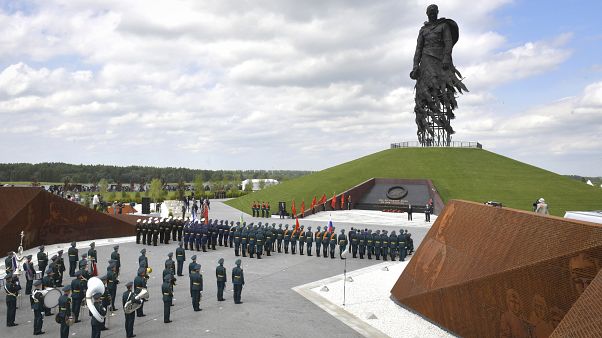 Путин и Лукашенко открыли Ржевский мемориал Советскому солдату. Путин и Лукашенко открыли Ржевский мемориал Советскому солдату.