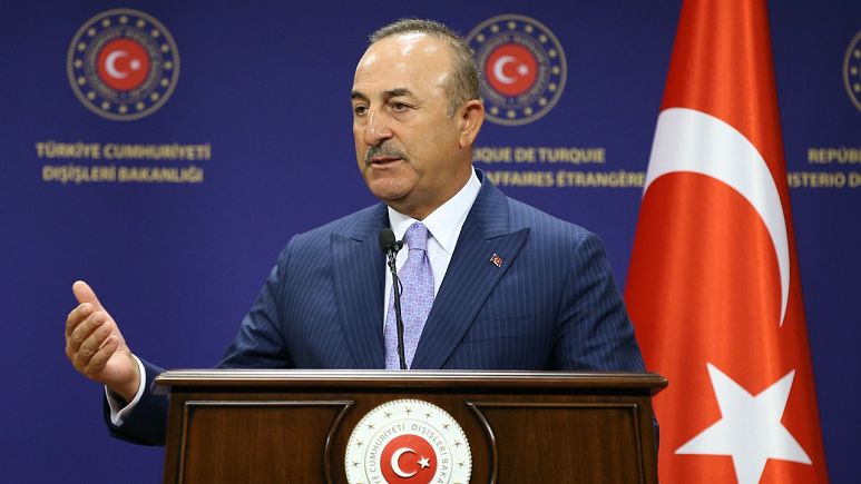 Çavuşoğlu’ndan Macron’a cevap: Fransa Libya’da bir darbeciyi destekliyor