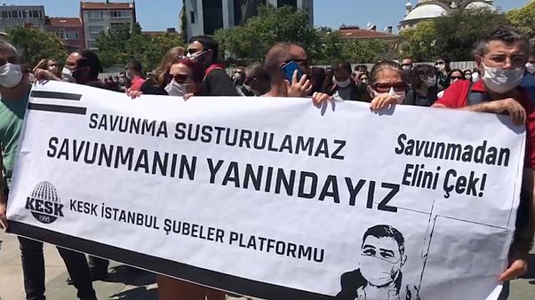 Çağlayan'da İstanbul Barosu'ndan çoklu baro sistemi teklifine karşı eylem: 'Savunma susturulamaz' Çağlayan'da İstanbul Barosu'ndan çoklu baro sistemi teklifine karşı eylem: 'Savunma susturulamaz'
