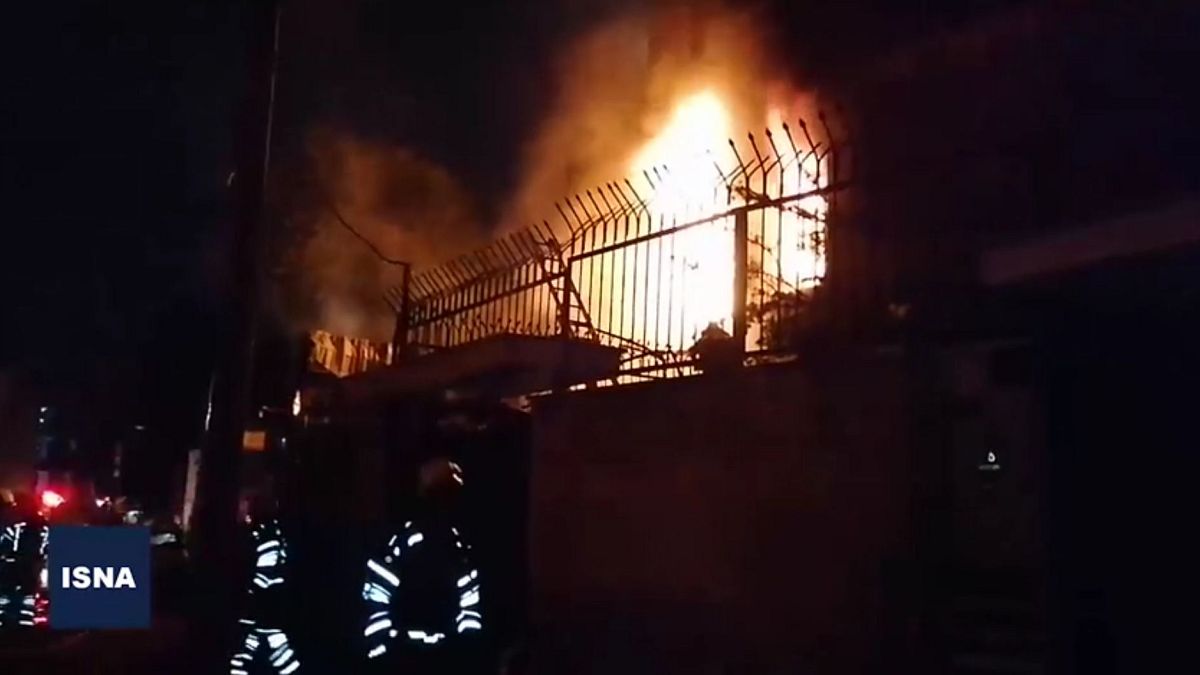 انفجار و آتش‌سوزی در یک مرکز درمانی در تجریش دست کم ۱۹ کشته بر جای گذاشت