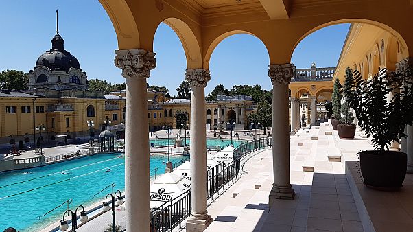 A szerdán újra megnyitott Széchenyi Gyógyfürdő és Uszoda A szerdán újra megnyitott Széchenyi Gyógyfürdő és Uszoda