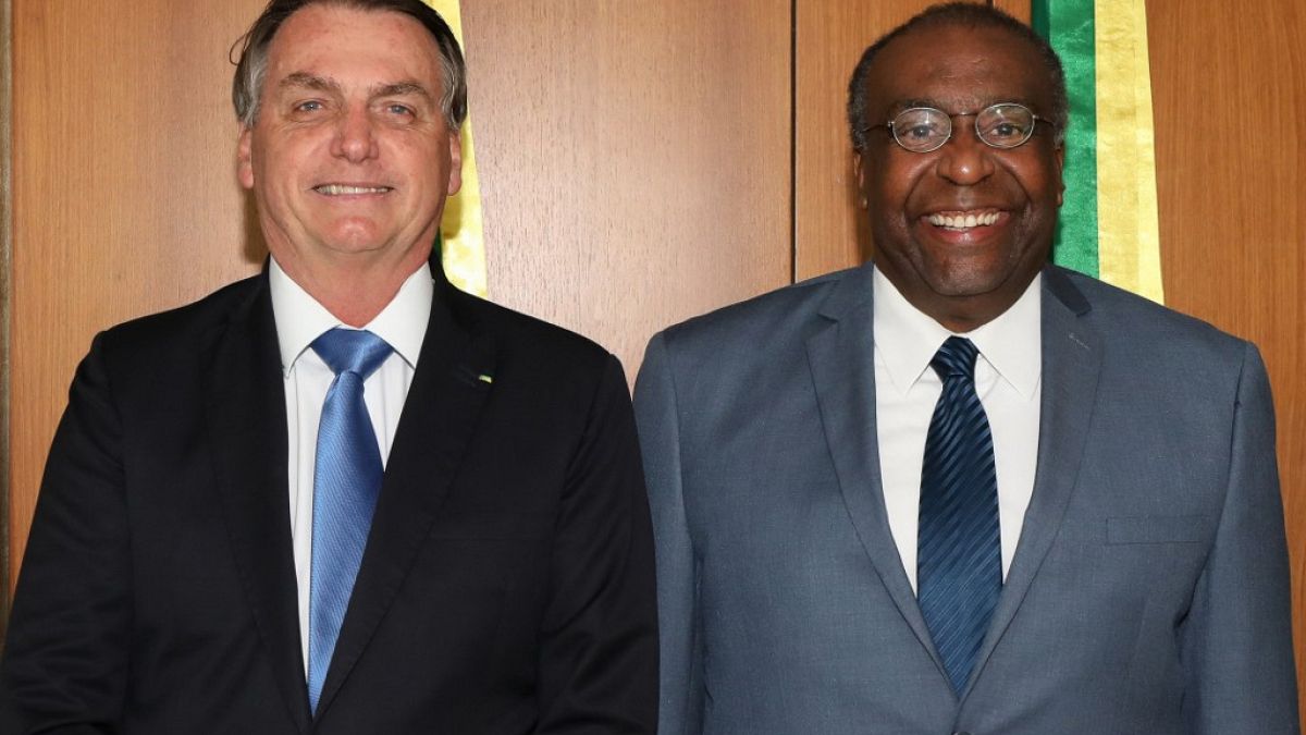 Brezilya Devlet Başkanı Jair Bolsonaro ve istifa eden Eğitim Bakanı Carlos Alberto Decotelli