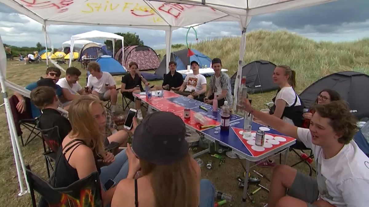 Festivalbesucher auf dem Skyland Beach Camp