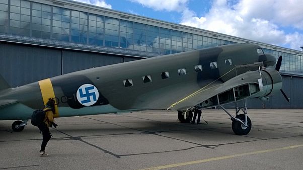 Egy veterán DC-2 szállítógép, a Hanssin-Jukka felújítása után Egy veterán DC-2 szállítógép, a Hanssin-Jukka felújítása után