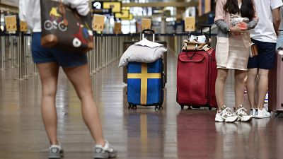 المفوضية الأوروبية تطالب شركات الطيران بتعويض المسافرين عن الرحلات الملغاة