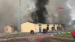 انفجار في مصنع ألعاب نارية جنوب غرب تركيا يخلف عشرات الجرحى