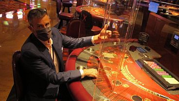 شاهد: خمسة كازينوهات تعيد فتح أبوابها أمام المقامرين في نيوجيرسي