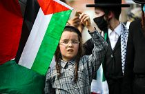 ABD'nin New Jersey eyaletinde, İsrail'in Batı Şeria'nın bazı bölümleri ile Ürdün Vadisi'ni ilhak planı, Filistinli ve siyonizm karşıtı Ortodoks Yahudilerce protesto edildi