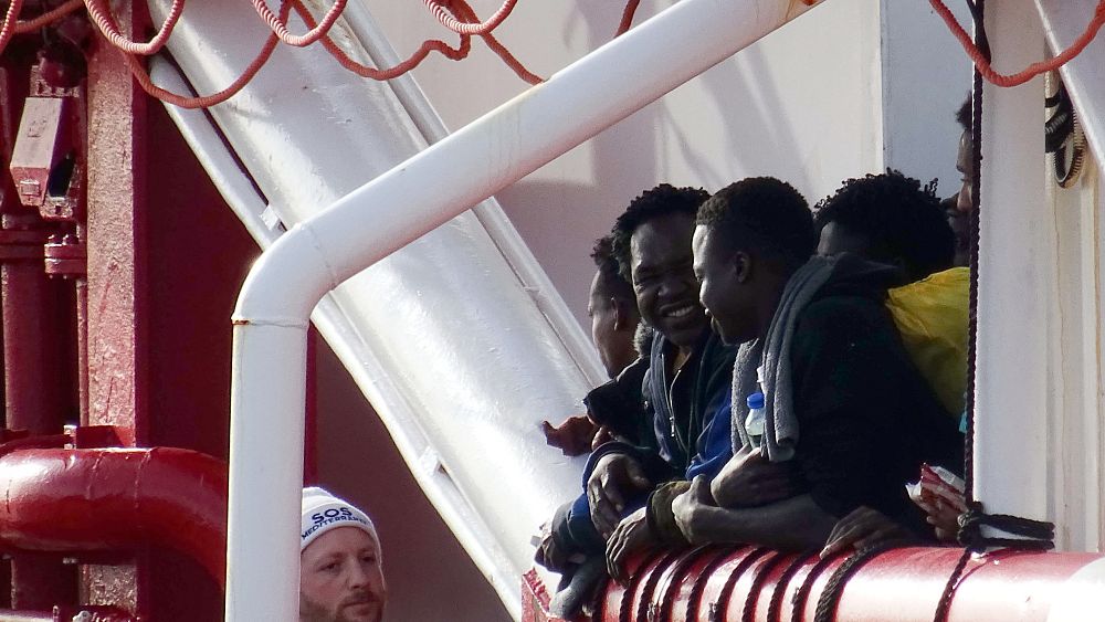 Les 180 migrants de l'Ocean Viking entrevoient la fin d’un blocage en mer long de neuf jours