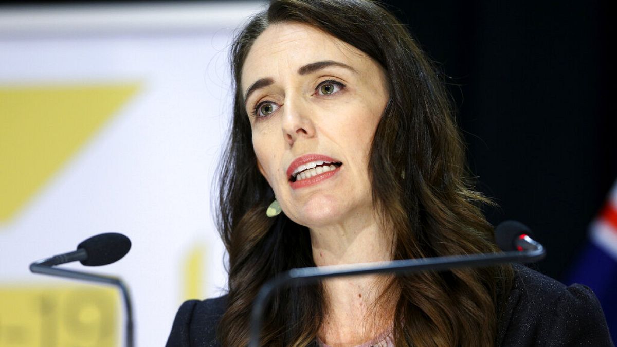 Yeni Zelanda Başbakanı Ardern seçim kampanyasına istihdam vaadiyle başladı; seçimler eylülde