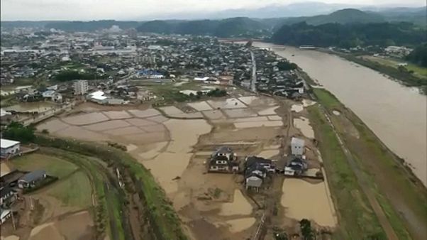 Japán árvíz: soha nem láttak még ilyen esőt Japán árvíz: soha nem láttak még ilyen esőt