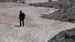 Hielo rosa en los Alpes