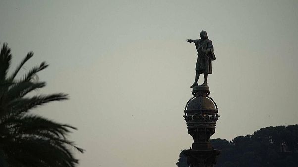 ¿Debería retirarse la estatua de Cristóbal Colón de Barcelona? ¿Debería retirarse la estatua de Cristóbal Colón de Barcelona?