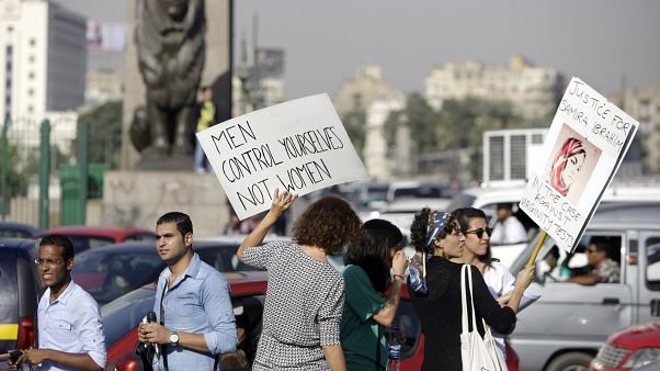 Mısır'ın başkenti Kahire'de tacize karşı protesto gösterisi düzenleyen kadınlar (arşiv) Mısır'ın başkenti Kahire'de tacize karşı protesto gösterisi düzenleyen kadınlar (arşiv)