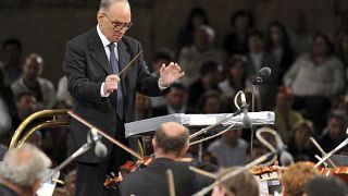 Ennio Morricone a conduzir a Orquestra Simfónica de Budapeste em 2009