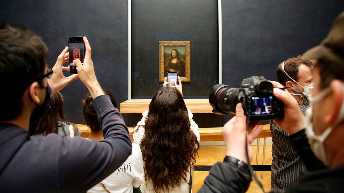 Art-lovers can once again see da Vinci's masterpiece in the Louvre