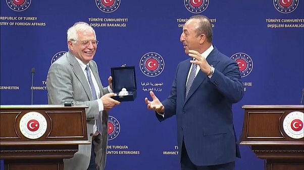 Borrell ad Ankara, sulla Libia Cavusoglu attacca Parigi Borrell ad Ankara, sulla Libia Cavusoglu attacca Parigi