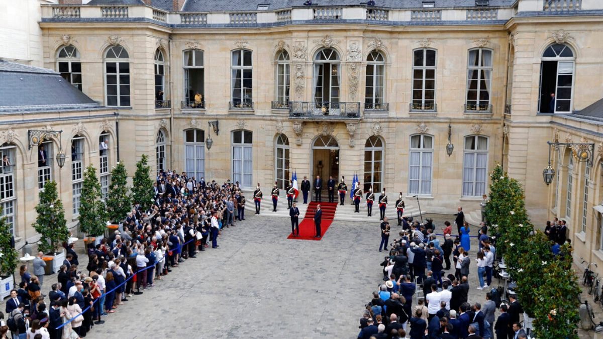 مراسم معارفه نخست‌وزیر جدید فرانسه